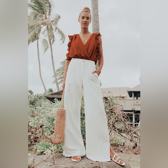 Lulu’s Red rust ruffled bodysuit size MEDIUM - Picture 5 of 5